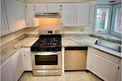 120 Inverness Court, Elk Grove Village, IL 60007 - Photo 9