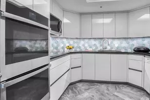 950 N Michigan Ave, Chicago, IL 60611 - Photo 17