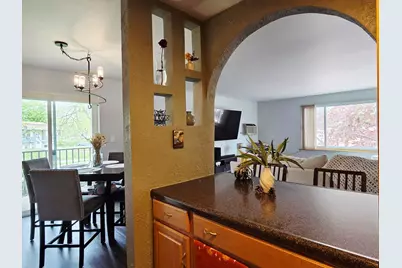 1217 S Old Wilke Road #201, Arlington Heights, IL 60005 - Photo 3