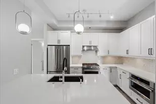 3140 N Sheffield Ave, Chicago, IL 60657 - Photo 11