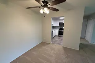 9S220 Lake Dr, Willowbrook, IL 60527 - Photo 5