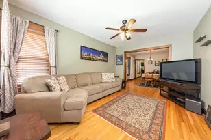 6325 W Huntington St, Chicago, IL 60646 - Photo 3