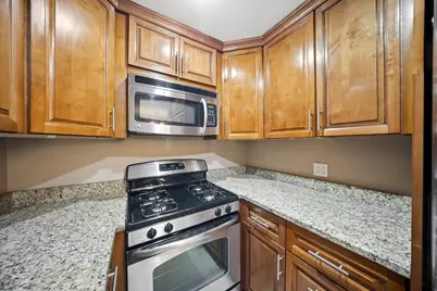 550 Vine Avenue #104, Highland Park, IL 60035 - Photo 5