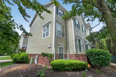 1105 Village Center Parkway #8, Aurora, IL 60506 - Photo 3