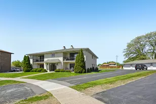 16518 Crescent Ave, Tinley Park, IL 60477 - Photo 3