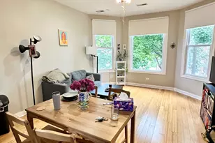 3258 N Ridgeway Ave, Chicago, IL 60618 - Photo 11