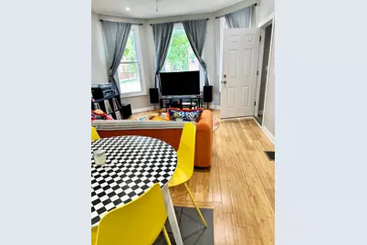3258 N Ridgeway Avenue, Chicago, IL 60618 - Photo 3