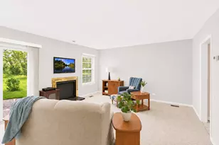 680 Savannah Ln, Crystal Lake, IL 60014 - Photo 7