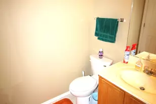 25 Oak Park Rd, Bloomington, IL 61701 - Photo 5