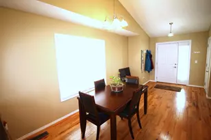 25 Oak Park Rd, Bloomington, IL 61701 - Photo 3