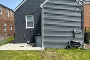 10944 S Wallace St, Chicago, IL 60628 - Photo 15