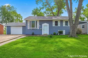 410 Willow Rd, Wauconda, IL 60084 - Photo 1