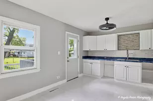 410 Willow Rd, Wauconda, IL 60084 - Photo 7