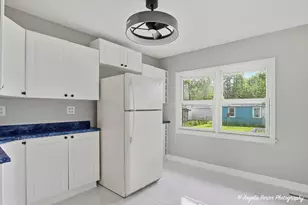 410 Willow Rd, Wauconda, IL 60084 - Photo 5