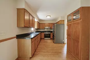 3191 Village Green Dr, Aurora, IL 60504 - Photo 11