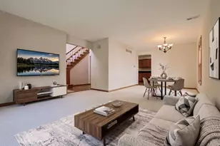 3191 Village Green Dr, Aurora, IL 60504 - Photo 5