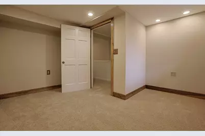3191 Village Green Drive, Aurora, IL 60504 - Photo 41