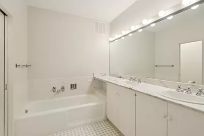 1100 N Lake Shore Drive #15B, Chicago, IL 60611 - Photo 17
