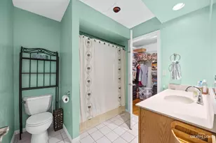 820 N Lakeside Dr, Vernon Hills, IL 60061 - Photo 17