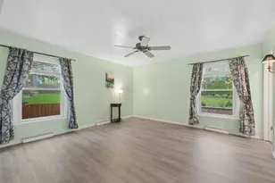 410 Flossmoor Ave, Waukegan, IL 60085 - Photo 9