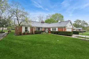 410 Flossmoor Ave, Waukegan, IL 60085 - Photo 1
