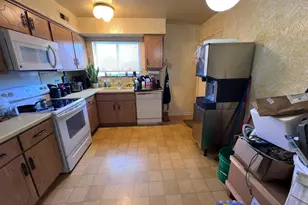9409 Bay Colony Dr, Des Plaines, IL 60016 - Photo 7