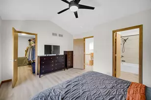 676 Hamilton Ln, North Aurora, IL 60542 - Photo 17