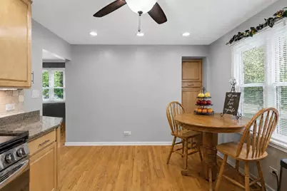 639 N Kaspar Avenue, Arlington Heights, IL 60004 - Photo 7
