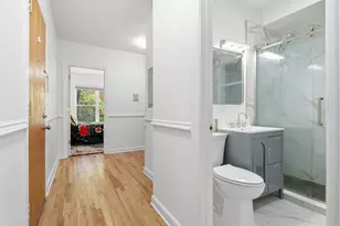 2556 W Rosemont Ave, Chicago, IL 60659 - Photo 13