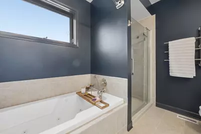 5617 W Lawrence Avenue #1, Chicago, IL 60630 - Photo 25