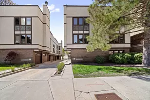 425 S Oak Park Ave, Oak Park, IL 60302 - Photo 1