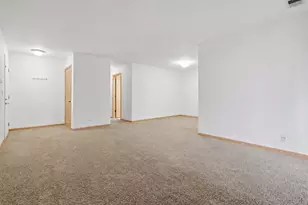 225 Columbia Ct, Schaumburg, IL 60193 - Photo 5