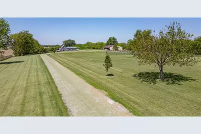 1042 290th Street, Viola, IL 61486 - Photo 3