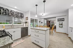 606 Arlington Ln, South Elgin, IL 60177 - Photo 13