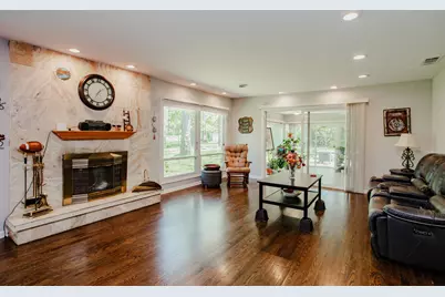 29W625 Hawthorne Lane, West Chicago, IL 60185 - Photo 19