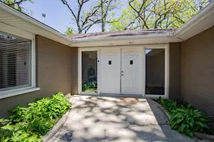 29W625 Hawthorne Ln, West Chicago, IL 60185 - Photo 3
