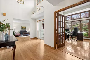 755 Warwick Ct, Lake Zurich, IL 60047 - Photo 7