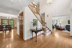 755 Warwick Ct, Lake Zurich, IL 60047 - Photo 5