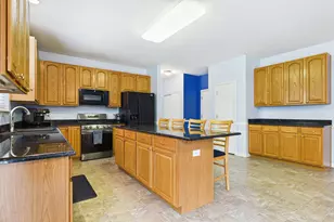 680 N Silver Leaf Ln, Round Lake, IL 60073 - Photo 9