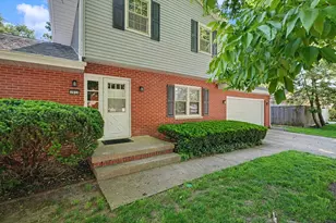 1910 Augusta Dr, Champaign, IL 61821 - Photo 3
