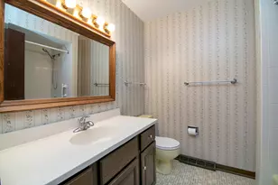 1409 E Rosehill Dr, Arlington Heights, IL 60004 - Photo 23