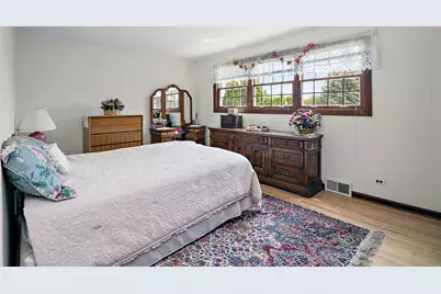 1409 E Rosehill Drive, Arlington Heights, IL 60004 - Photo 25