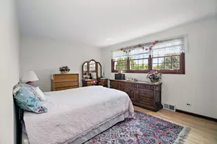 1409 E Rosehill Dr, Arlington Heights, IL 60004 - Photo 25