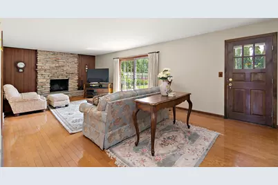 1409 E Rosehill Drive, Arlington Heights, IL 60004 - Photo 7