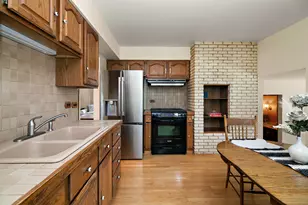 1409 E Rosehill Dr, Arlington Heights, IL 60004 - Photo 11