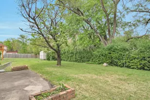 17807 Stonebridge Dr, Hazel Crest, IL 60429 - Photo 21
