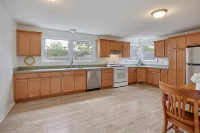 379 Seminary Avenue, Aurora, IL 60505 - Photo 11