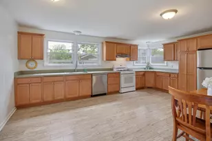 379 Seminary Ave, Aurora, IL 60505 - Photo 11