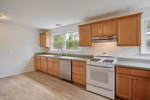 379 Seminary Ave, Aurora, IL 60505 - Photo 13