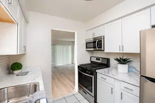 7117 W 93rd St, Oak Lawn, IL 60453 - Photo 5